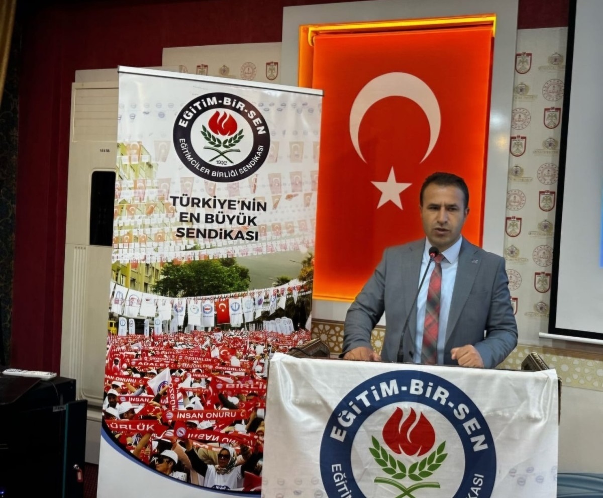 Eğitim Bir-Sen Sivas 2 Nolu Şube Başkanı Öğr. Gör. Serdal Berkil’den Ramazan Bayramı Mesajı