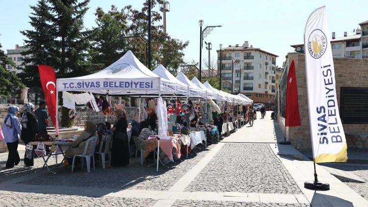 Sivas'ta Üretici Kadınlar Pazarı açıldı