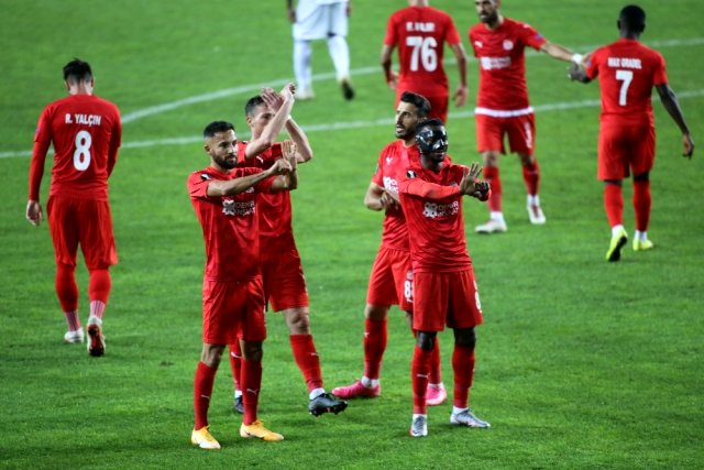 Sivasspor, Karabağ'ı 2-0 mağlup etti