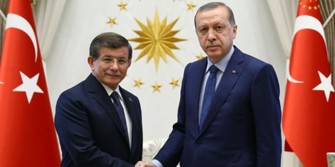 Erdoğan, Davutoğlu'nun istifasını kabul etti
