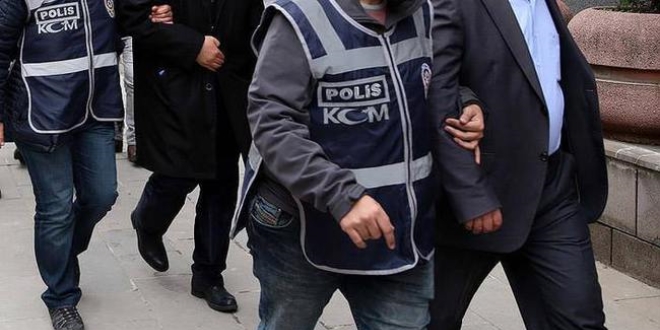 FETÖ soruşturmasında 15 muvazzaf askerden 4'ü tutuklandı