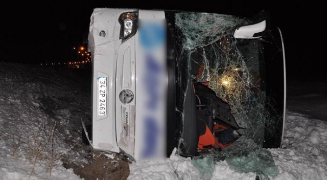 Sivas'ta Buzlu Yol Kazası: 33 Yaralı